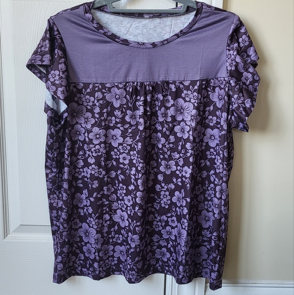 Women's Floral Flutter-Sleeve Top - Picture 1 of 2